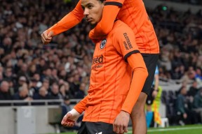 jiuyou游戏中心赛后突围战来临；阿森纳围绕欧联完成体检；态度坚定；训练强度明显提升的简单介绍